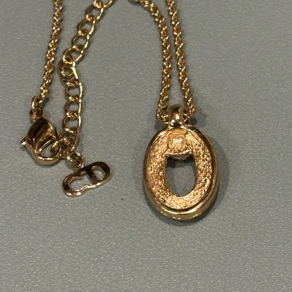 CHRISTIAN DIOR Vintage Oval Crystal Gold Plated Necklace - Picture 6 of 15